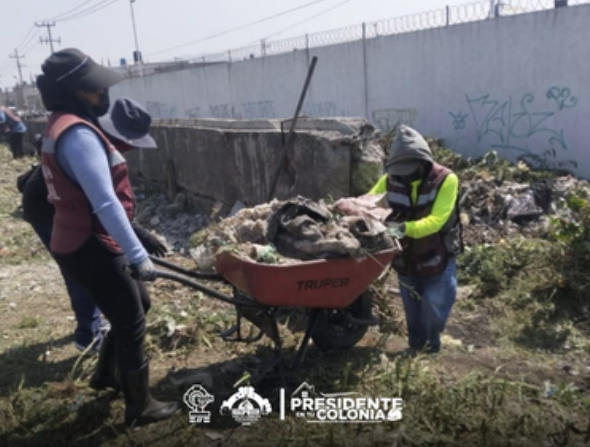 PRESIDENTE EN TU COLONIA FORTALECE LA LIMPIEZA Y MANTENIMIENTO DE LA AVENIDA TEZOZOMOC